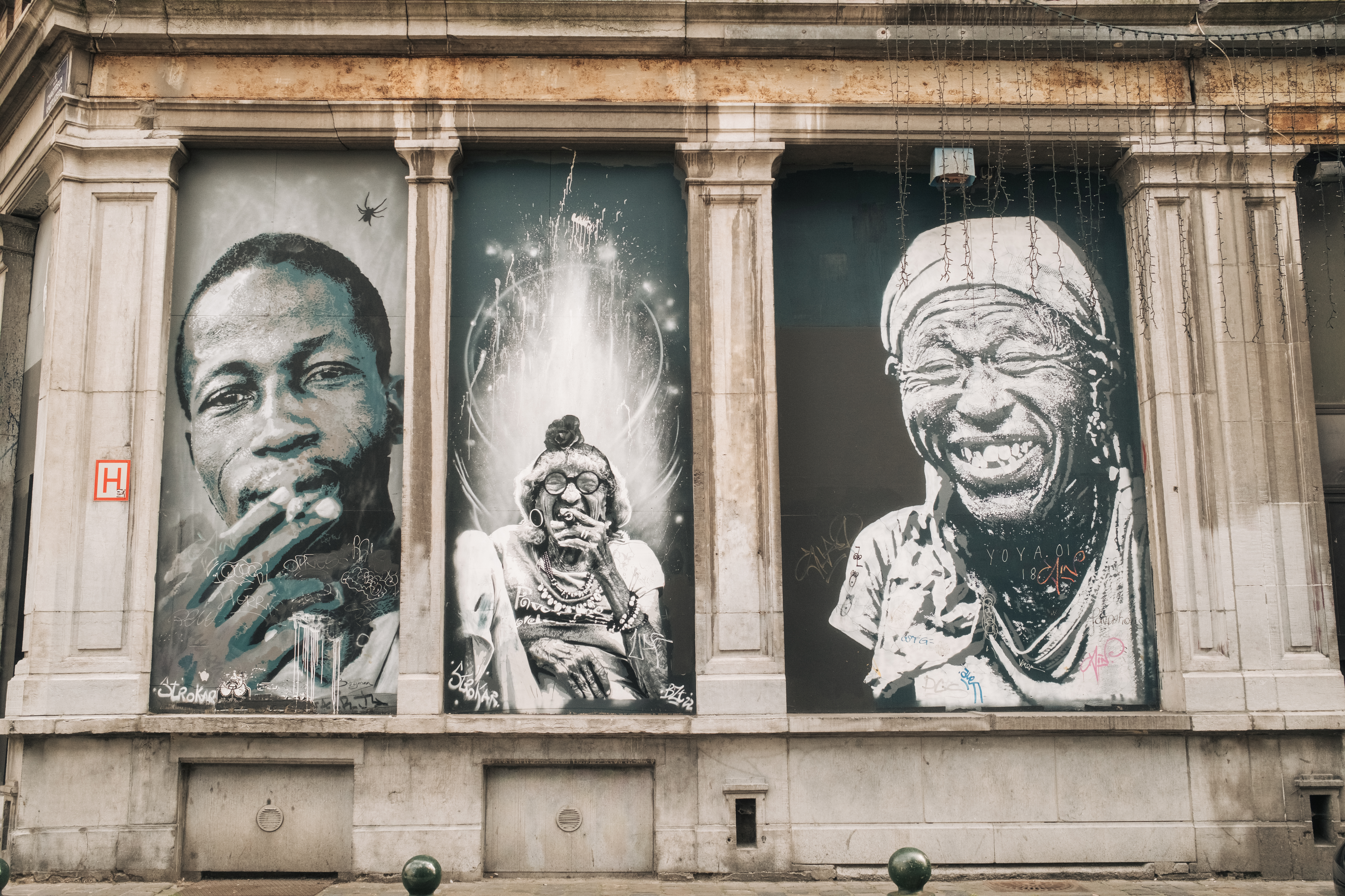 Faces on Rua do Século